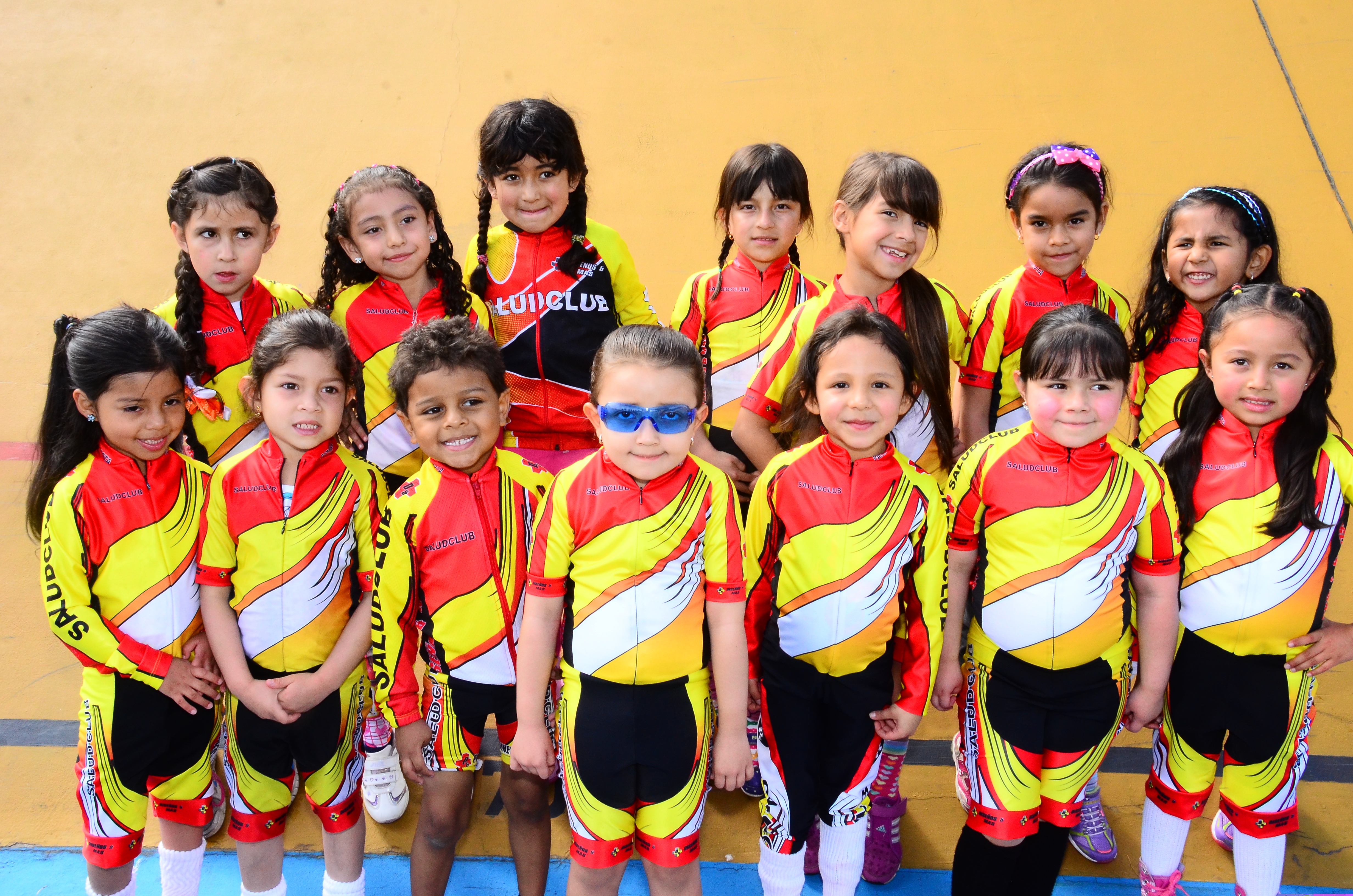 ACADEMIA DE PATINAJE SALUDCLUB SALITRE PARA NIÑOS Y ADULTOS 2019