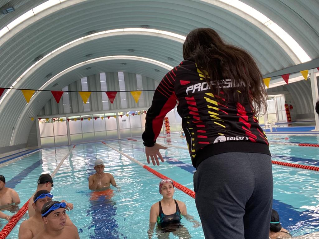 Curso de salvamento acuático en Bogotá para padres